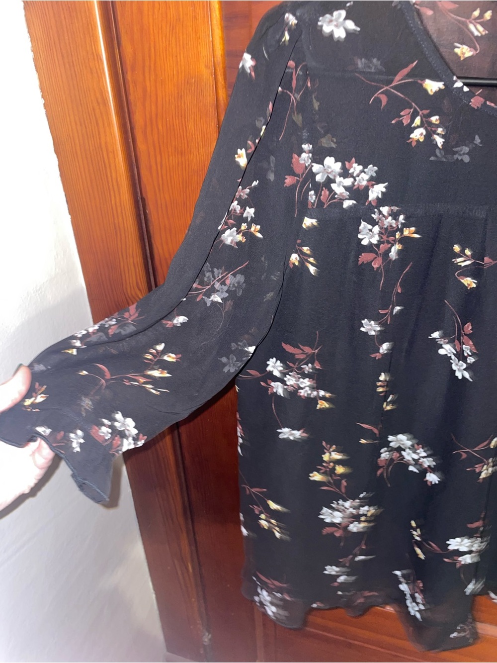 Allegra K. New With Tags Black Floral Work Blouse  *make offers* - Picture 7 of 7